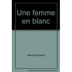 Une femme en blanc