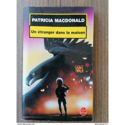 Un Étranger dans La Maison / Le Livre de Poche 2004