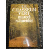 LE CHASSEUR vert LE livre de poche