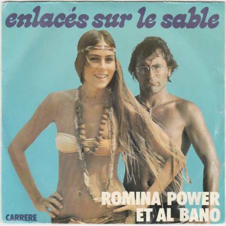 Enlacés Sur Le Sable