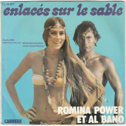 Enlacés Sur Le Sable