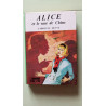 Alice et le vase de chine