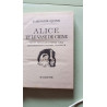 Alice et le vase de chine